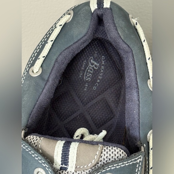 Men's Bass Gray and Navy Boat Shoes - Picture 6 of 8
